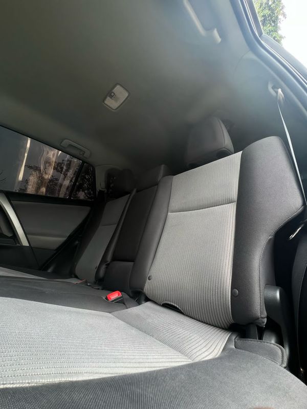Thumbnail 7 of 2015 Toyota RAV4 LE